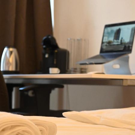 Private Room With Free Parking 科布倫茨 外观 照片
