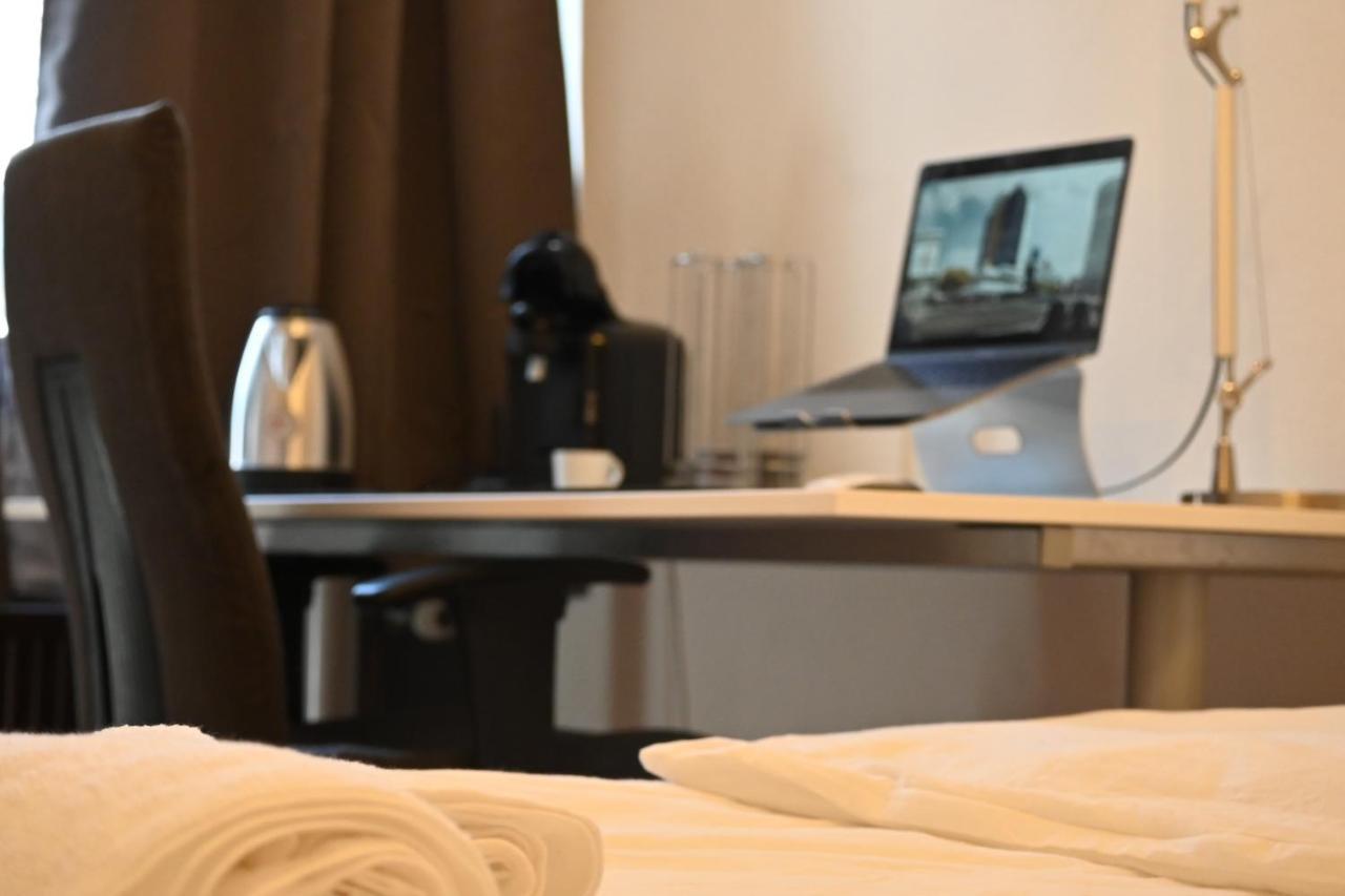 Private Room With Free Parking 科布倫茨 外观 照片