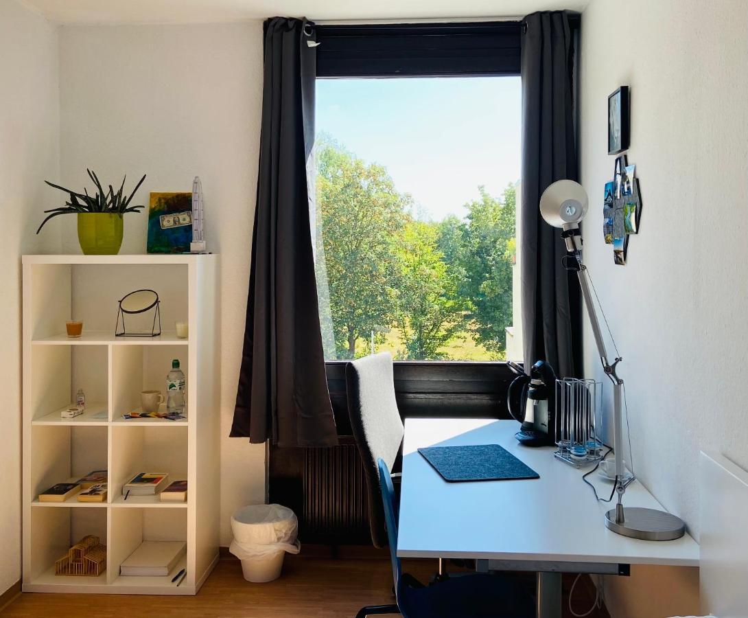 Private Room With Free Parking 科布倫茨 外观 照片